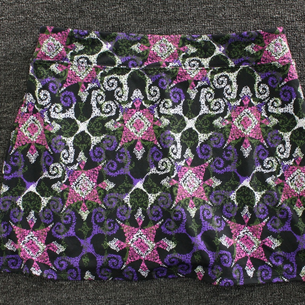 Tranquility Colorful Pattern Skirt Size S